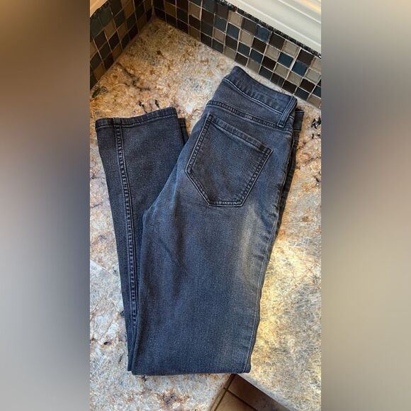 Elizabeth and James Heritage Straight - Picture 2 of 10